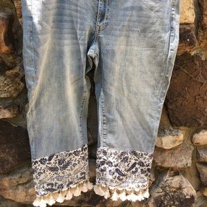 Demi 24/7 capris with tassel light blue size 18w